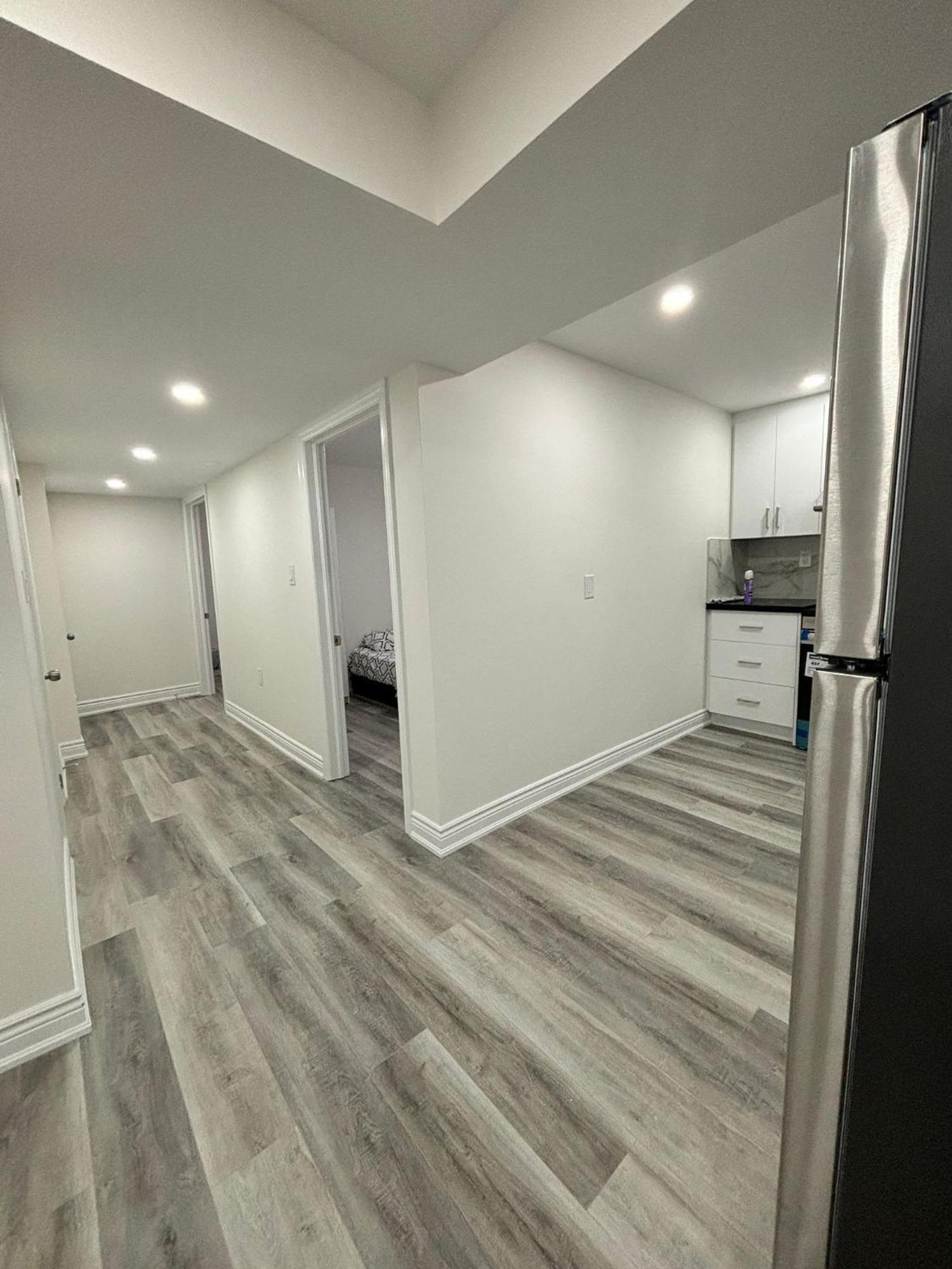 Bright Queen Room Close To Sheridan College And Airport Brampton Exterior photo